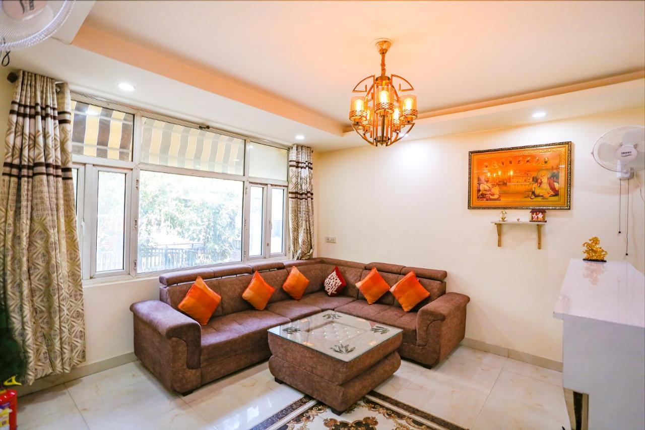 Fabhotel Jpm The Grand Bella - Nr Nehru Place Market New Delhi Bagian luar foto