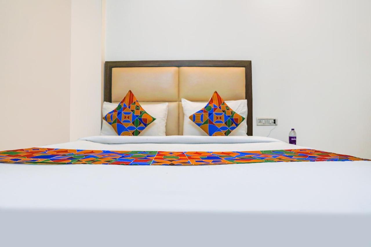 Fabhotel Jpm The Grand Bella - Nr Nehru Place Market New Delhi Bagian luar foto