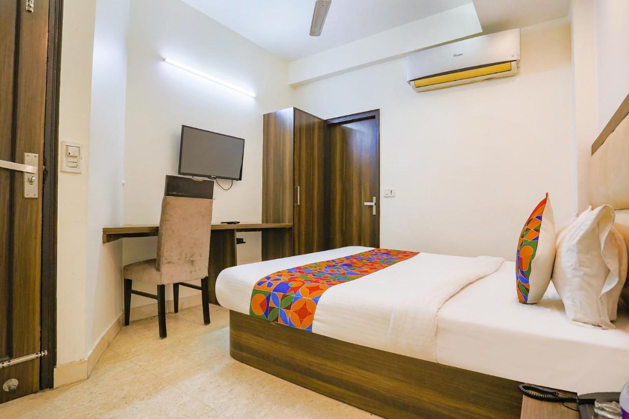 Fabhotel Jpm The Grand Bella - Nr Nehru Place Market New Delhi Bagian luar foto