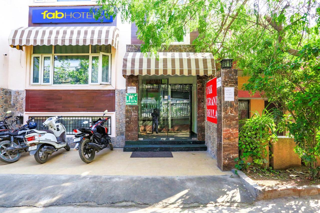 Fabhotel Jpm The Grand Bella - Nr Nehru Place Market New Delhi Bagian luar foto
