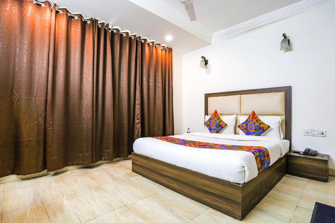 Fabhotel Jpm The Grand Bella - Nr Nehru Place Market New Delhi Bagian luar foto