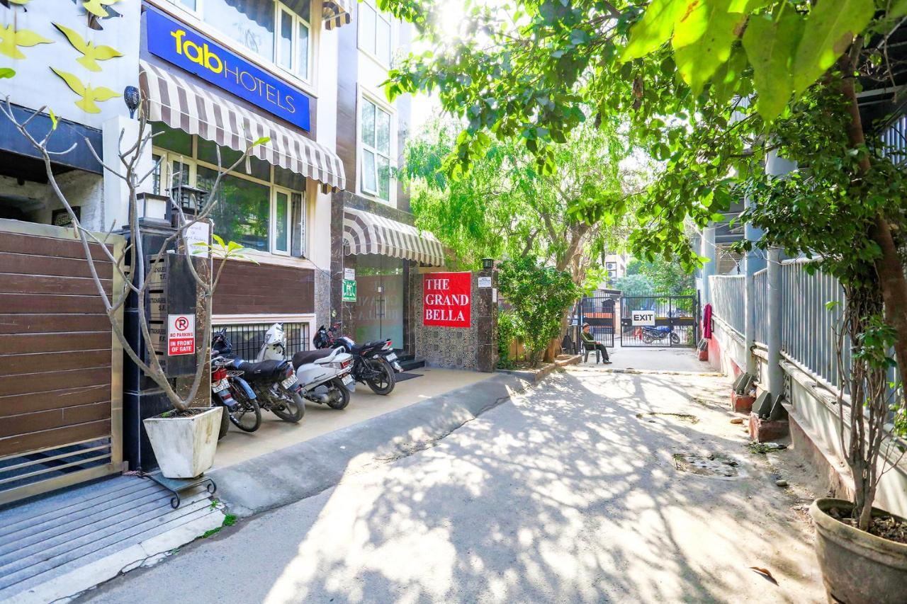 Fabhotel Jpm The Grand Bella - Nr Nehru Place Market New Delhi Bagian luar foto
