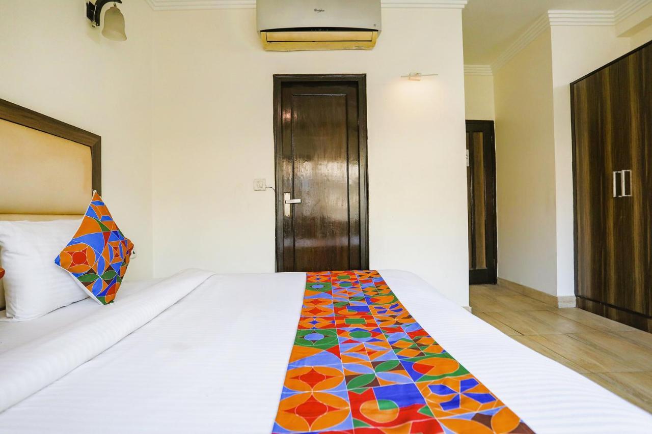Fabhotel Jpm The Grand Bella - Nr Nehru Place Market New Delhi Bagian luar foto