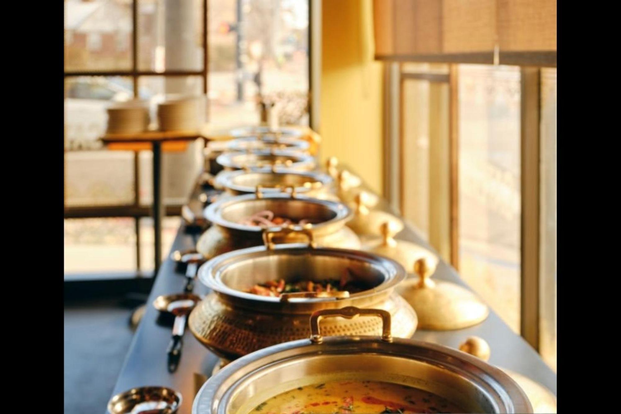 Fabhotel Jpm The Grand Bella - Nr Nehru Place Market New Delhi Bagian luar foto